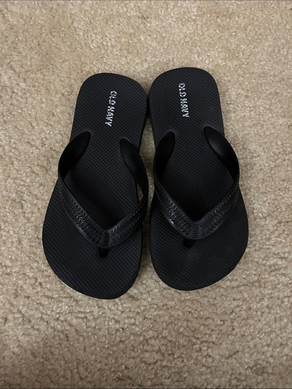 Old Navy Black Textured Strap Flip Flops
